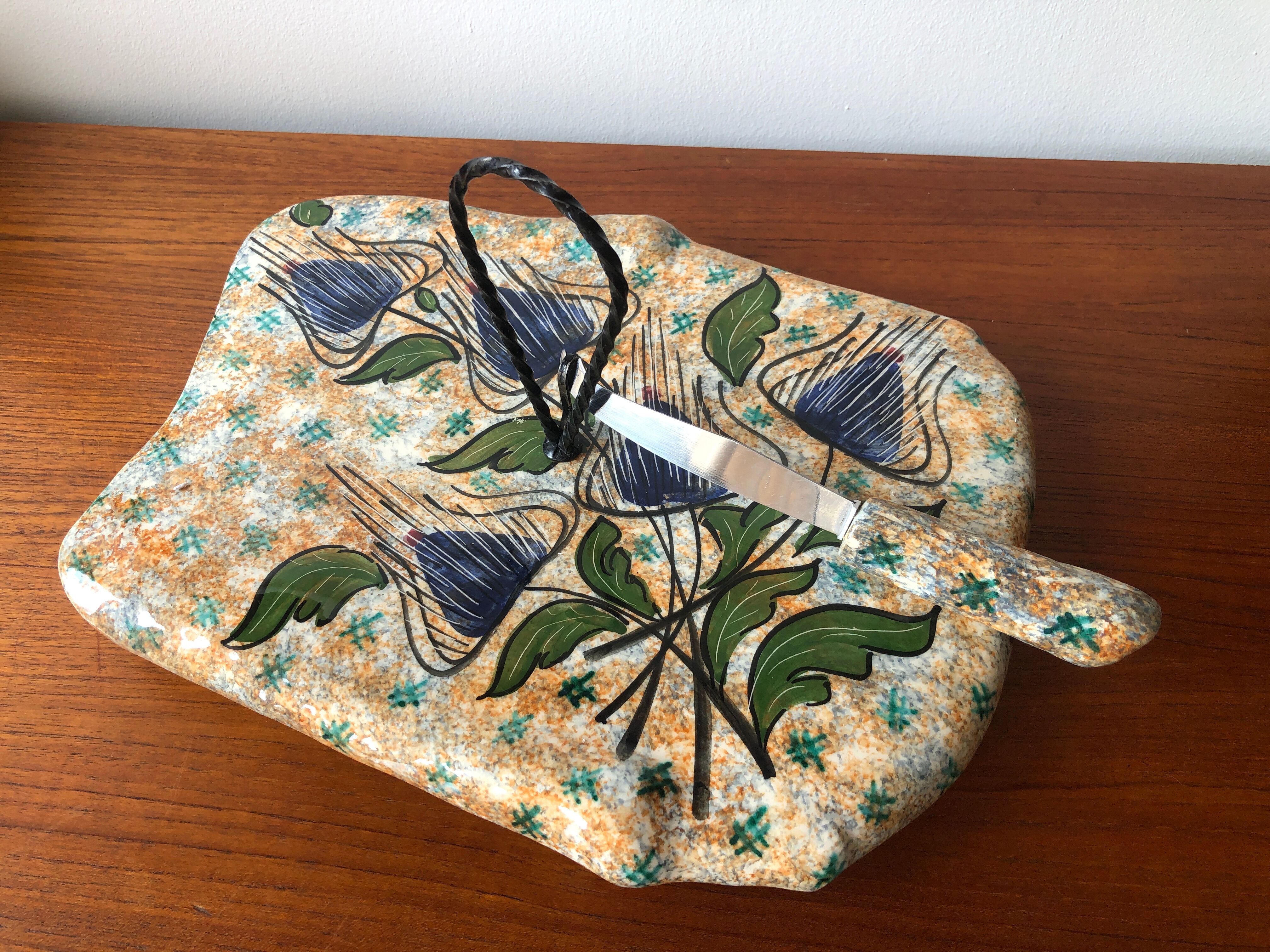 Cheese platter in Vallauris earthenware vintage with its knife