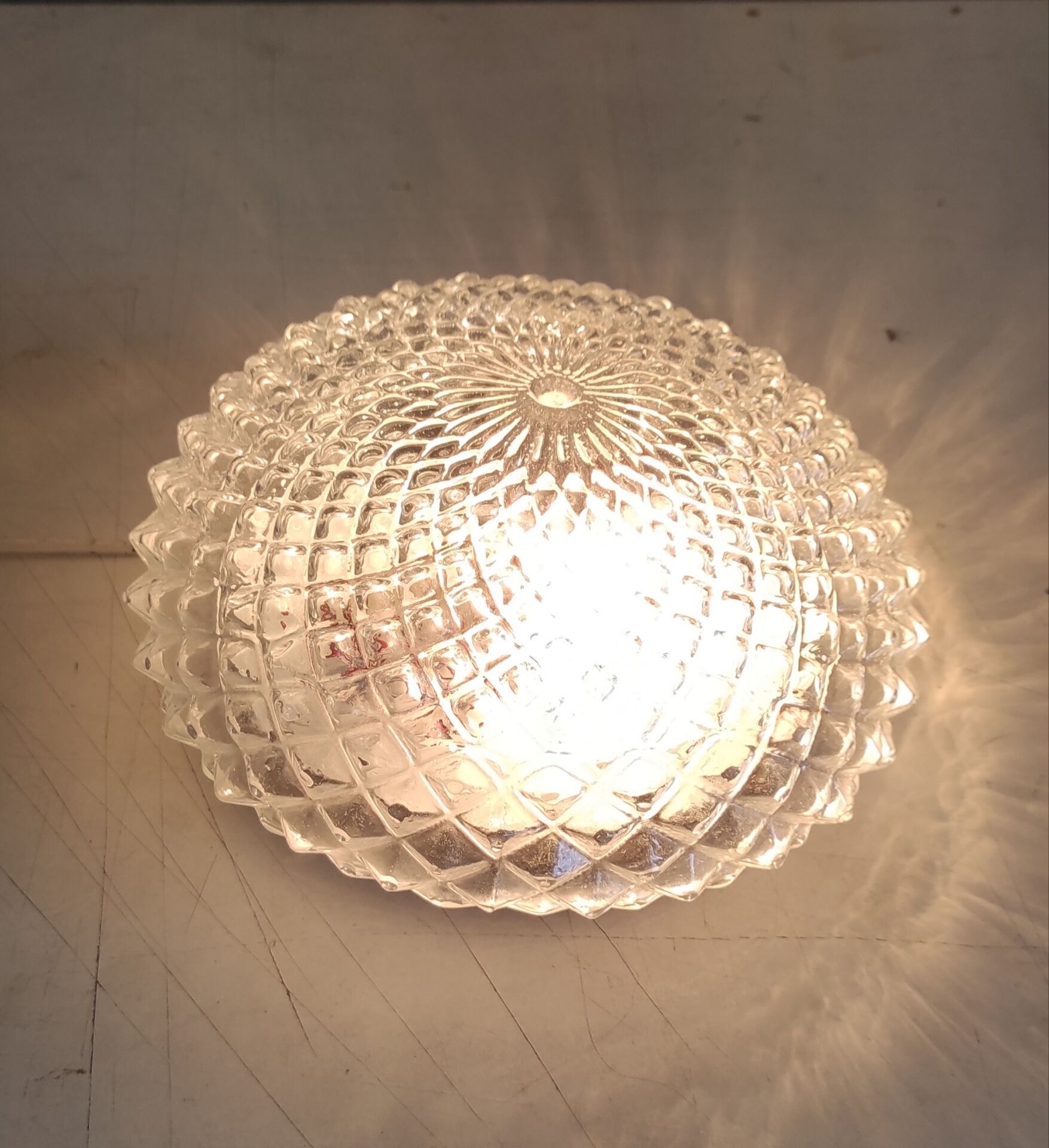Plafonnier, applique en verre pointe diamant - mid. XXeme