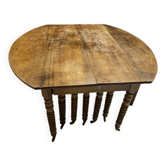 Table unique a rallonges 24 couverts !