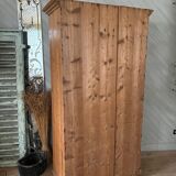 Pine bonnet maker