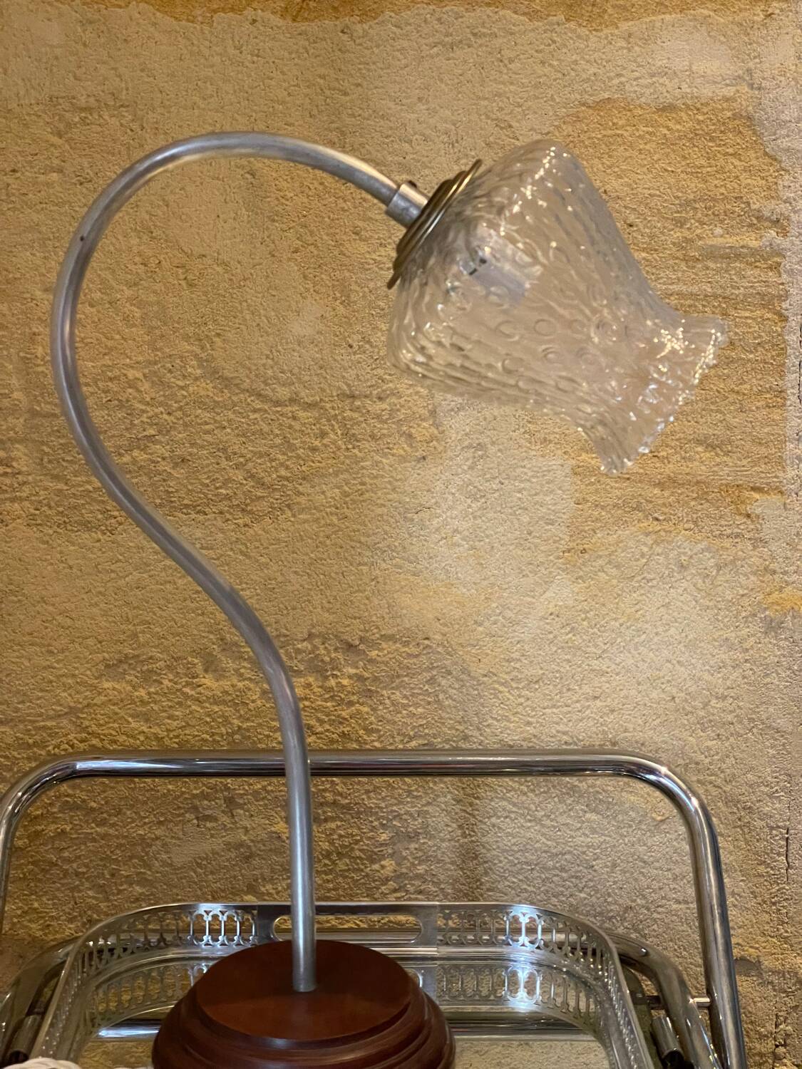 Metal and wood gooseneck table lamp