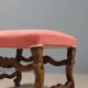 Paire de tabourets baroques anciens en noyer sculpté et tissu, Italie, XVIIIe siècle