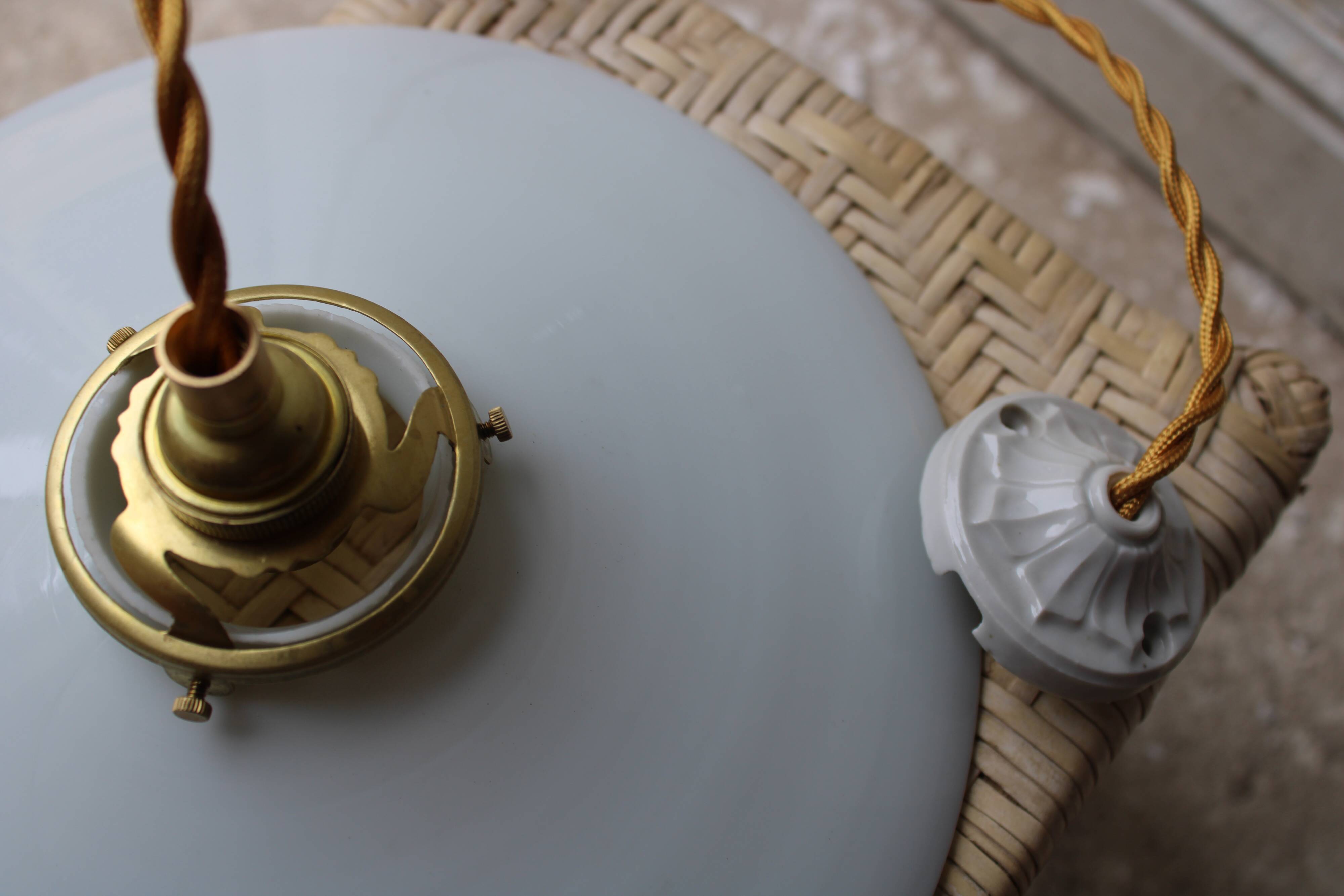 Suspension en opaline blanche
