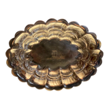 Oval-shaped polylobed metal cup with silver patina engraved with the letter D