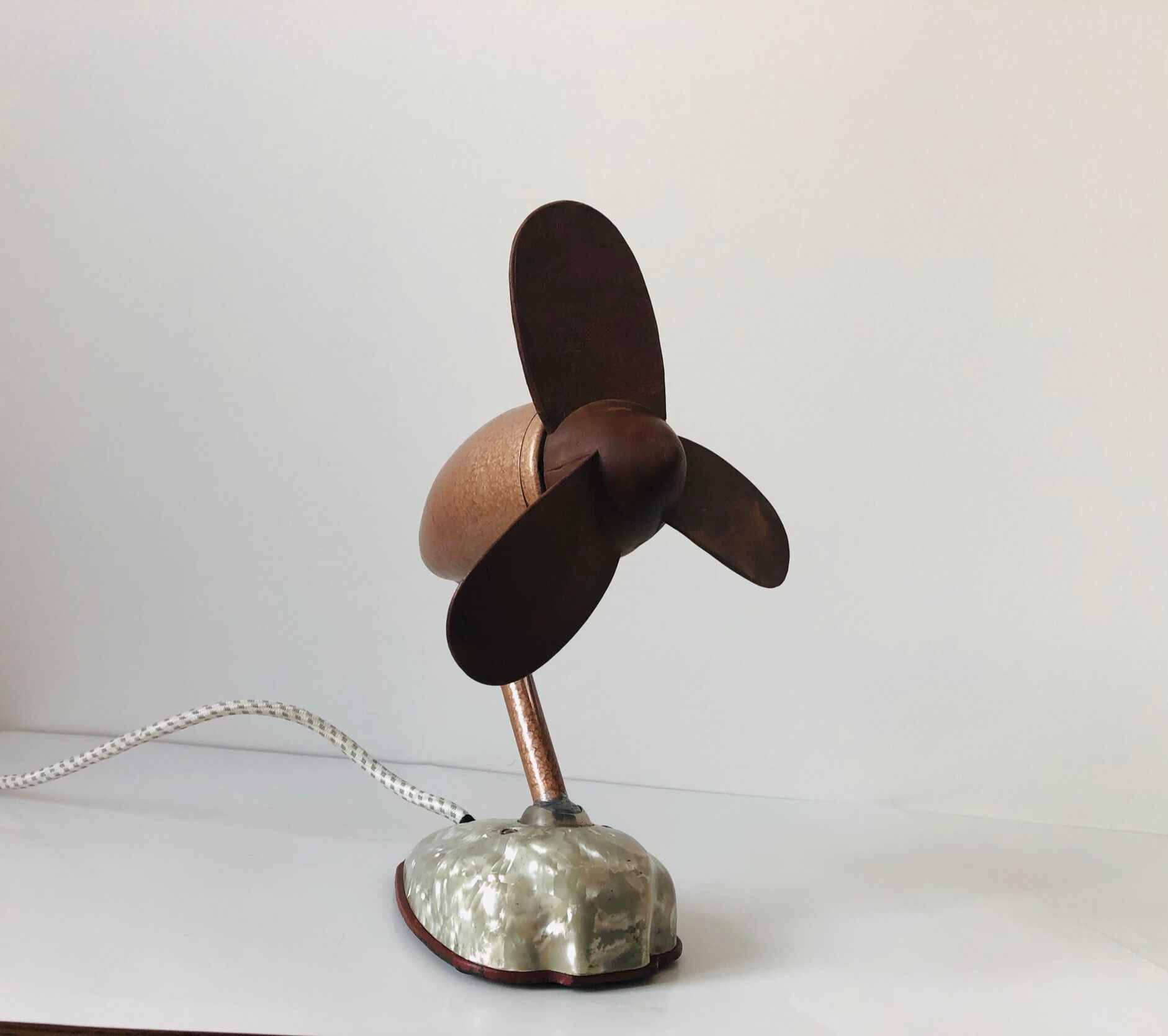 Art déco moderniste table métallique fan