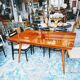 Expandable vintage table with compass feet