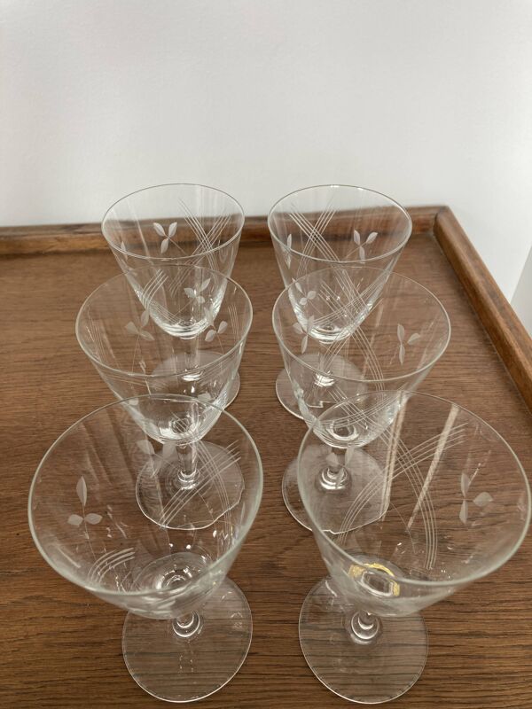 Série de 6 verres ciselés