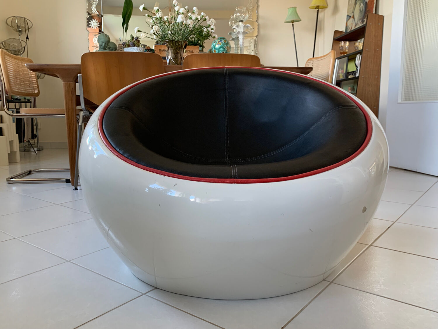Egg Pod Ball chair unknown edition