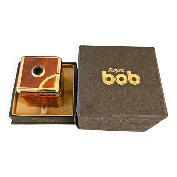 ​Briquet de table vintage ''Cube'' Royal Bob – Finition Loupe de Bois & Or