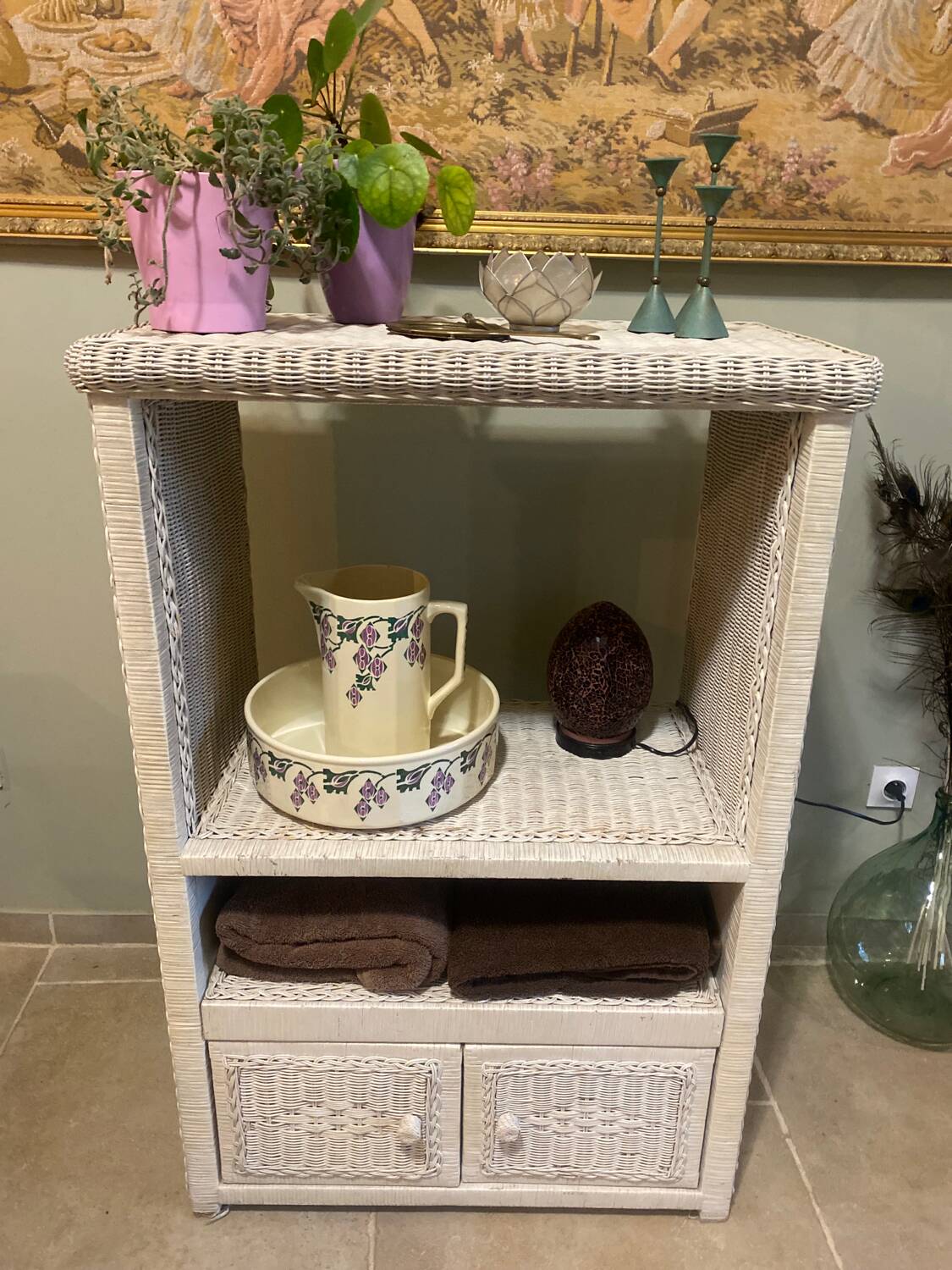 Meuble vintage en osier blanc