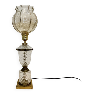 Large Albret crystal lamp in brass and neoclassical opaline glass globe