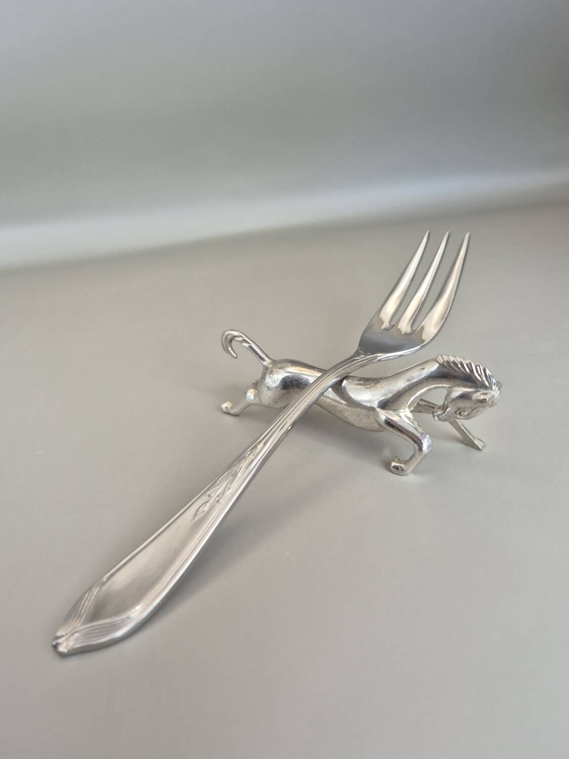 Set of 6 vintage silver metal knife rests - horse motif