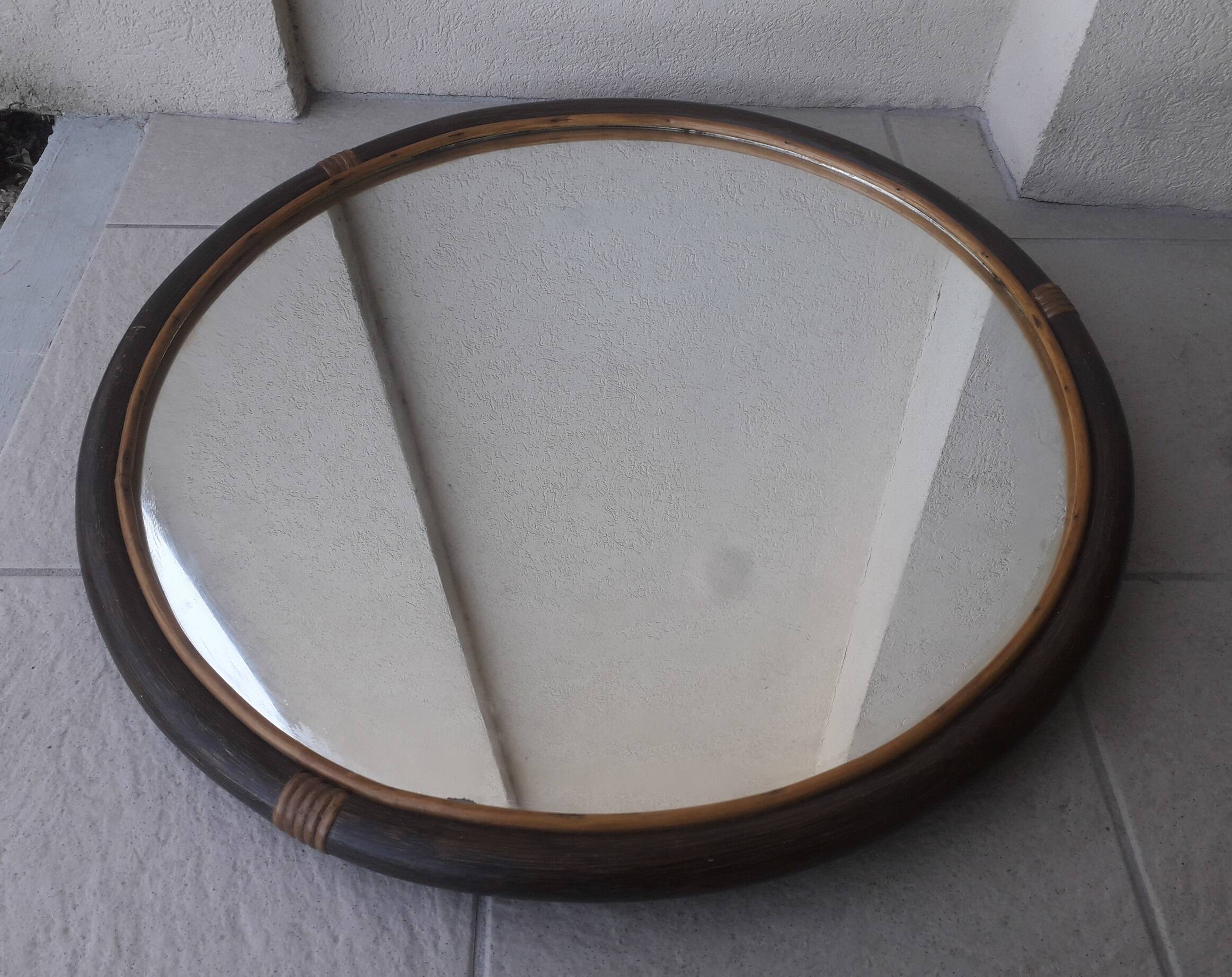 Round wooden mirror