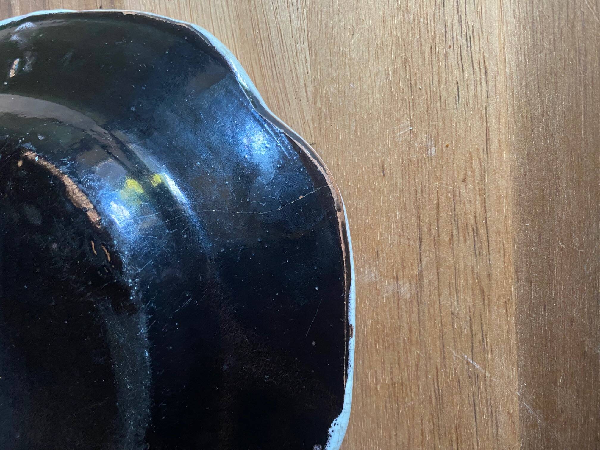 Ceramic plate, antique late 19th - early 20th century, known as "Cul-noir" from Normandy.