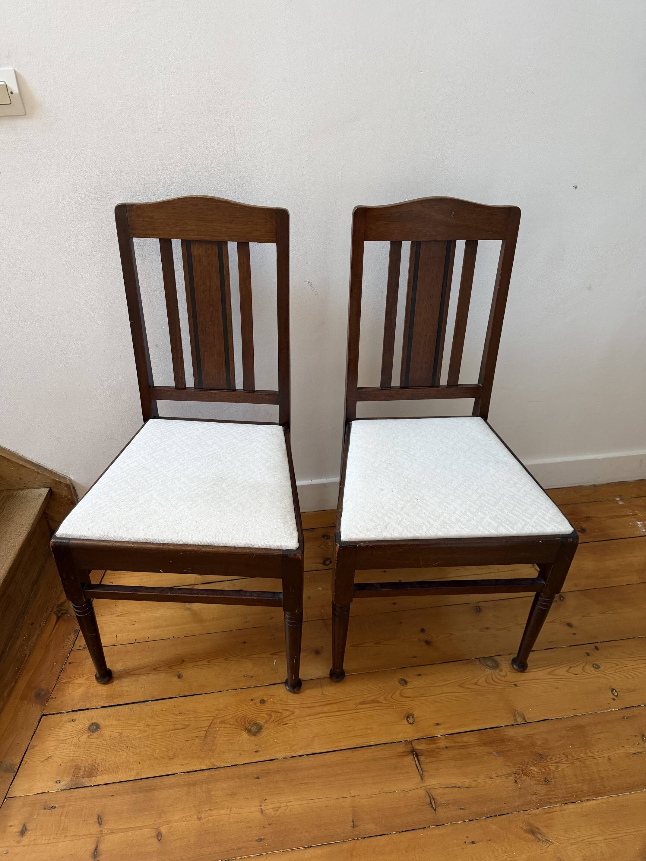 Pair of mahogany chairs with spindles