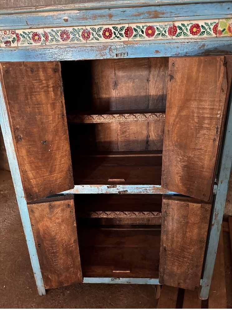 Indian storage cabinet 4 central doors, unique piece