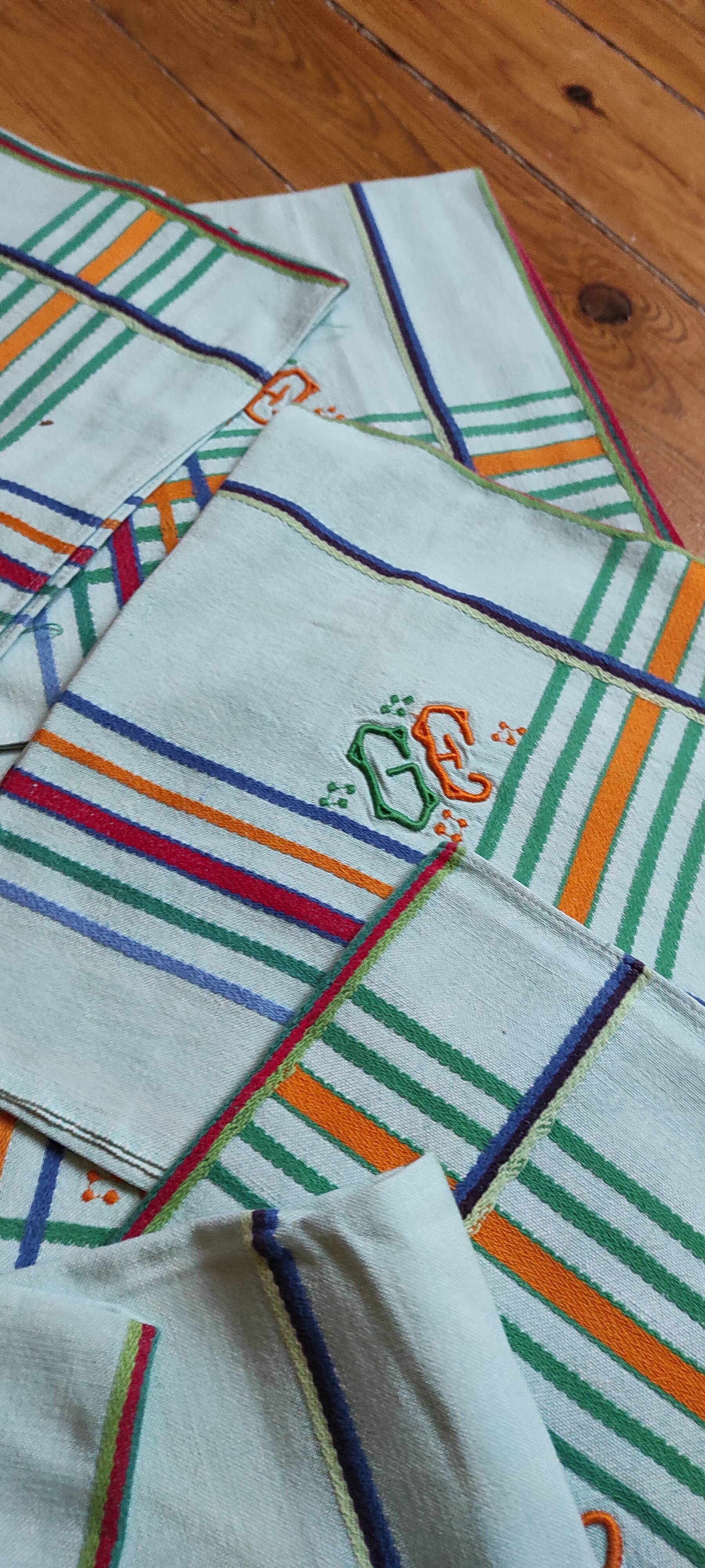 Nappe et 12 serviettes de table