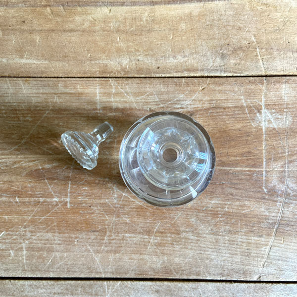 Large engraved and chiseled crystal decanter