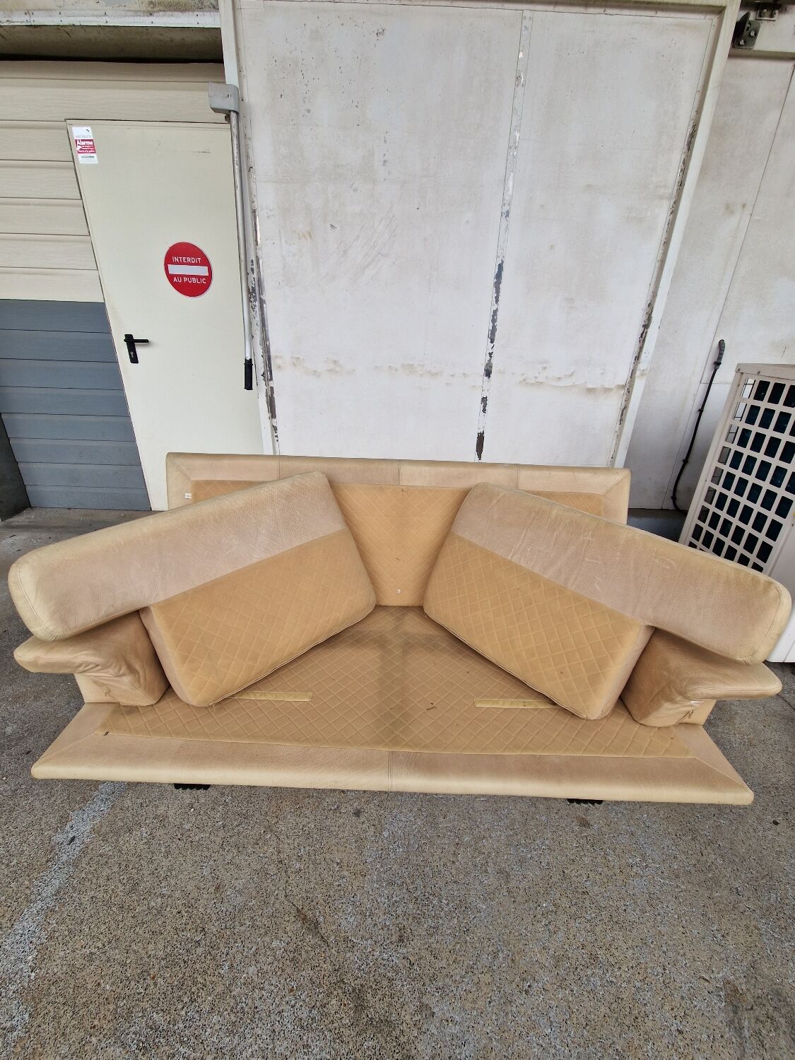 Salon vintage canapé et deux fauteuils