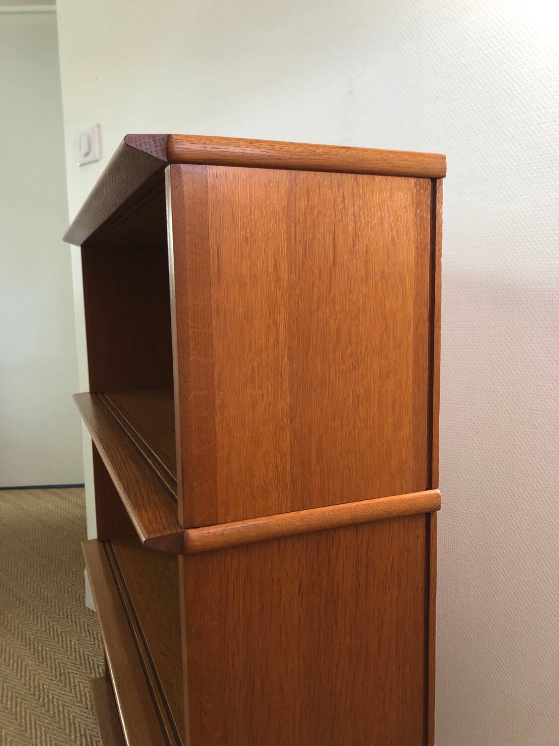 Shelf / display case