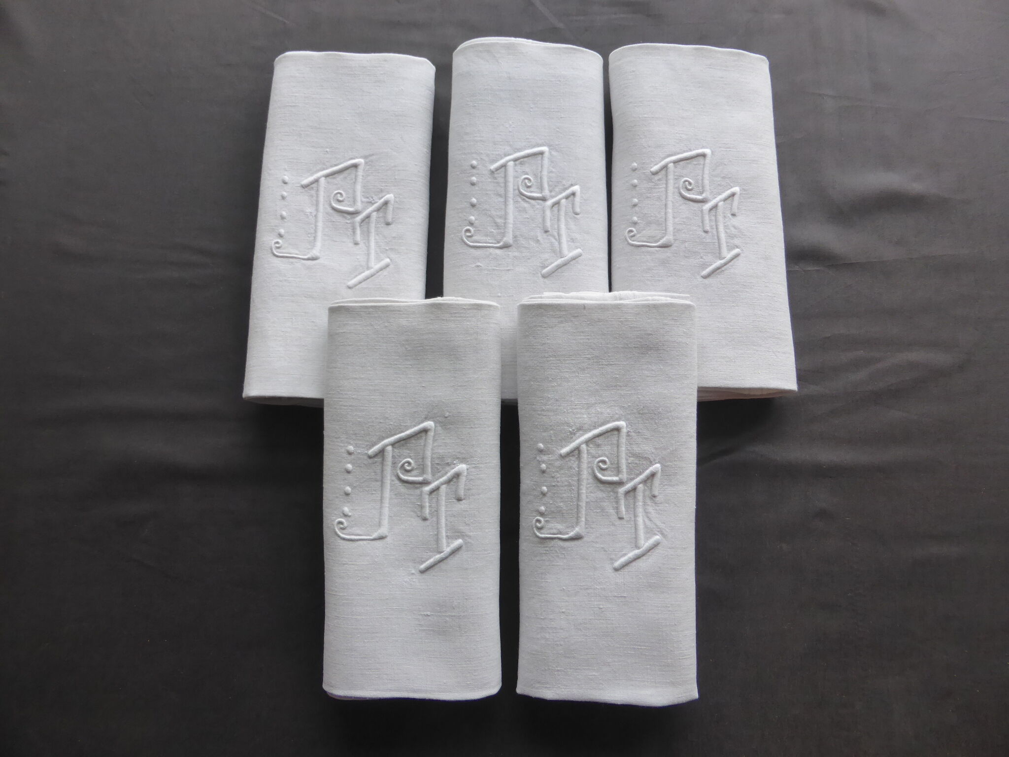 5 antique towels in embroidered linen PT+days scale