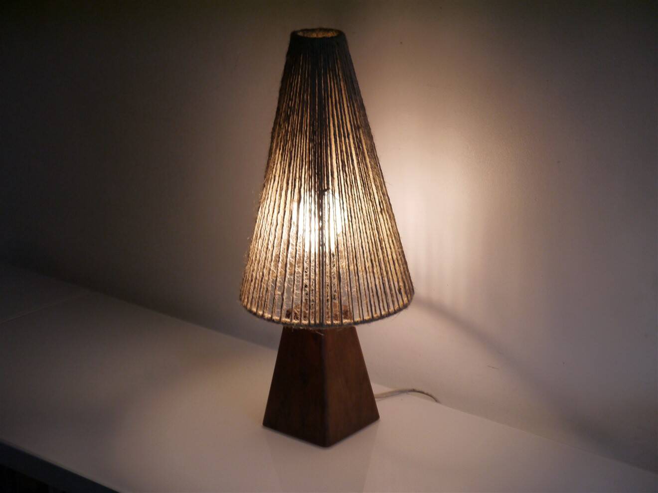 Scandinavian lamp in wood and rope, 1960