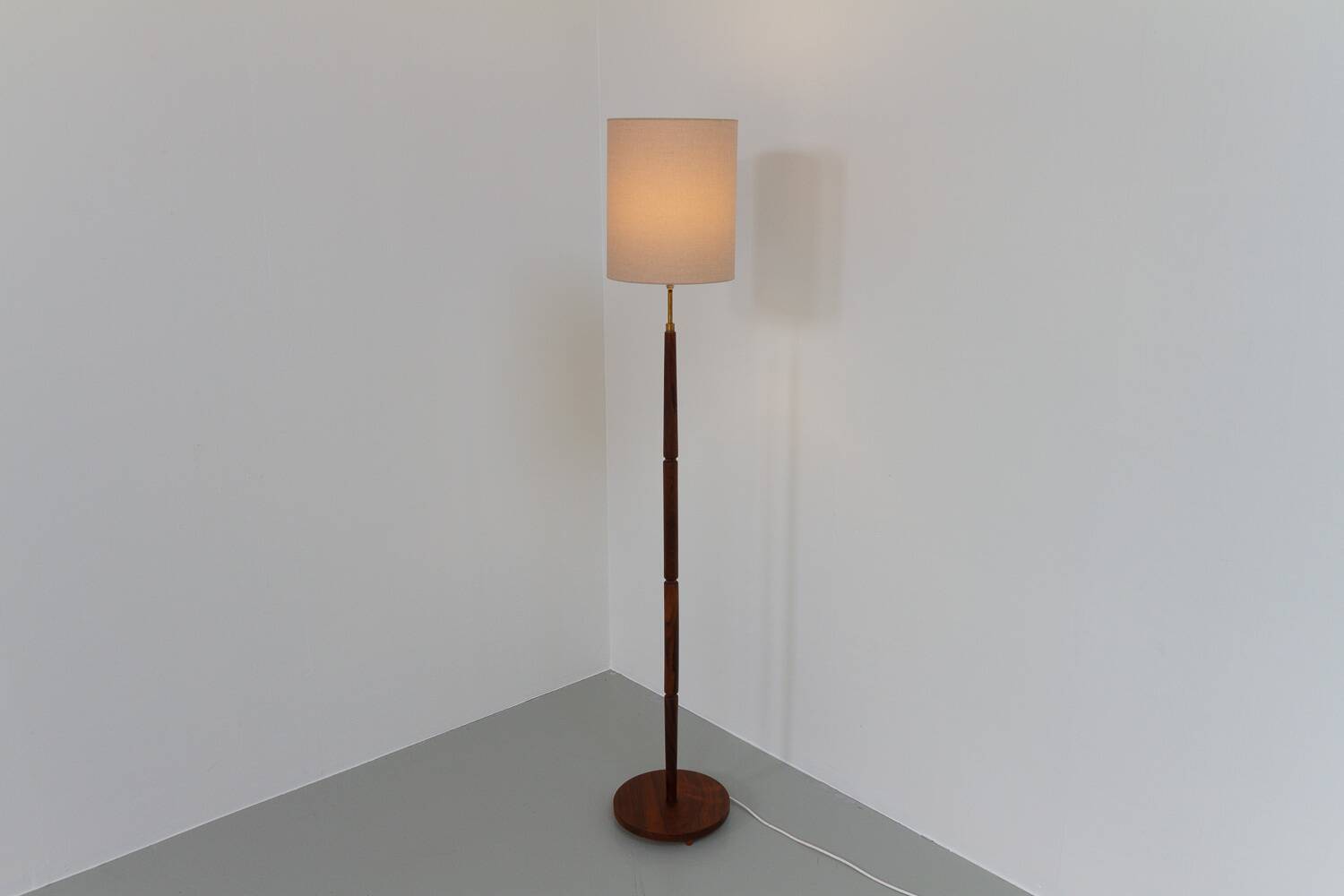 Lampadaire danois en palissandre du milieu du siècle, années 1960