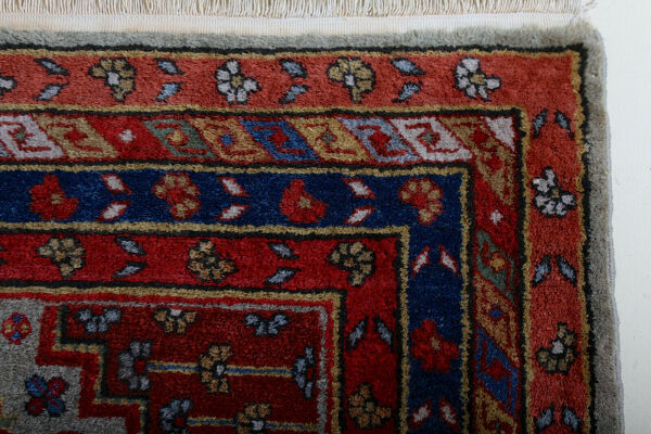 Tapis à franges caucasien du XXe siècle