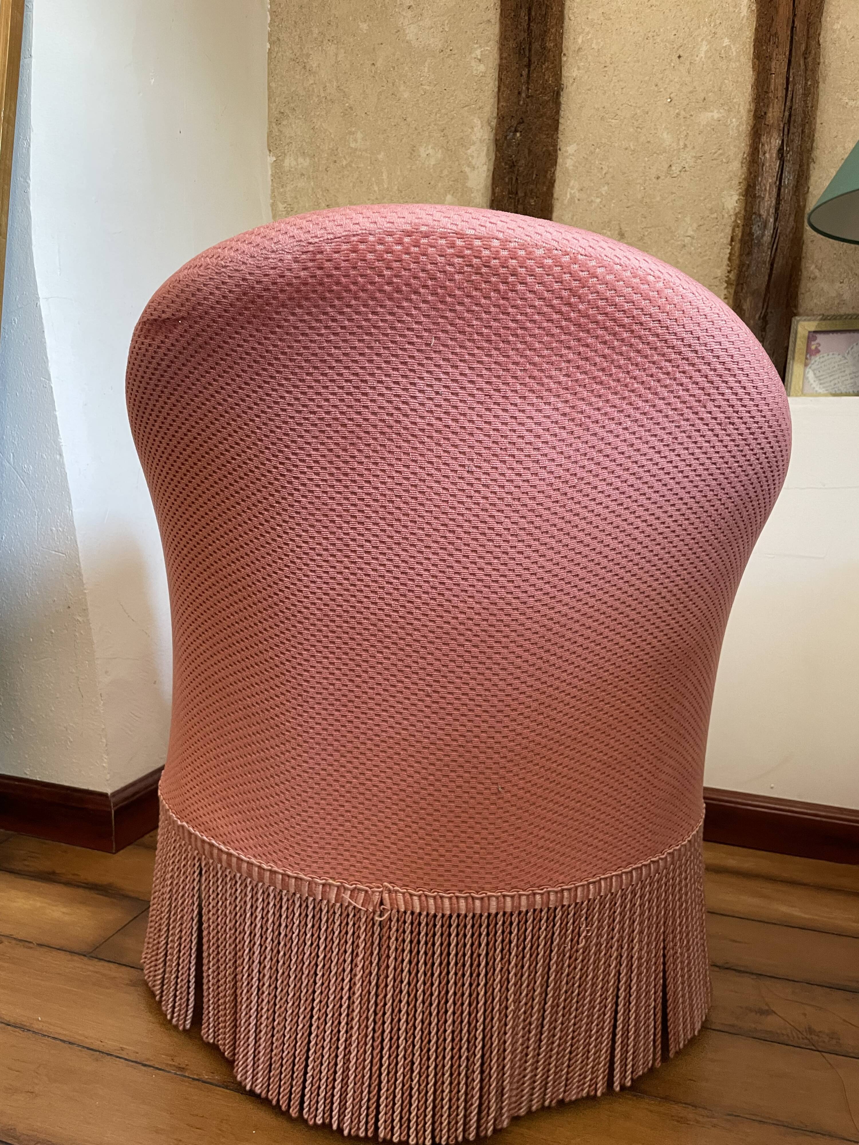 Pink velvet toad armchair