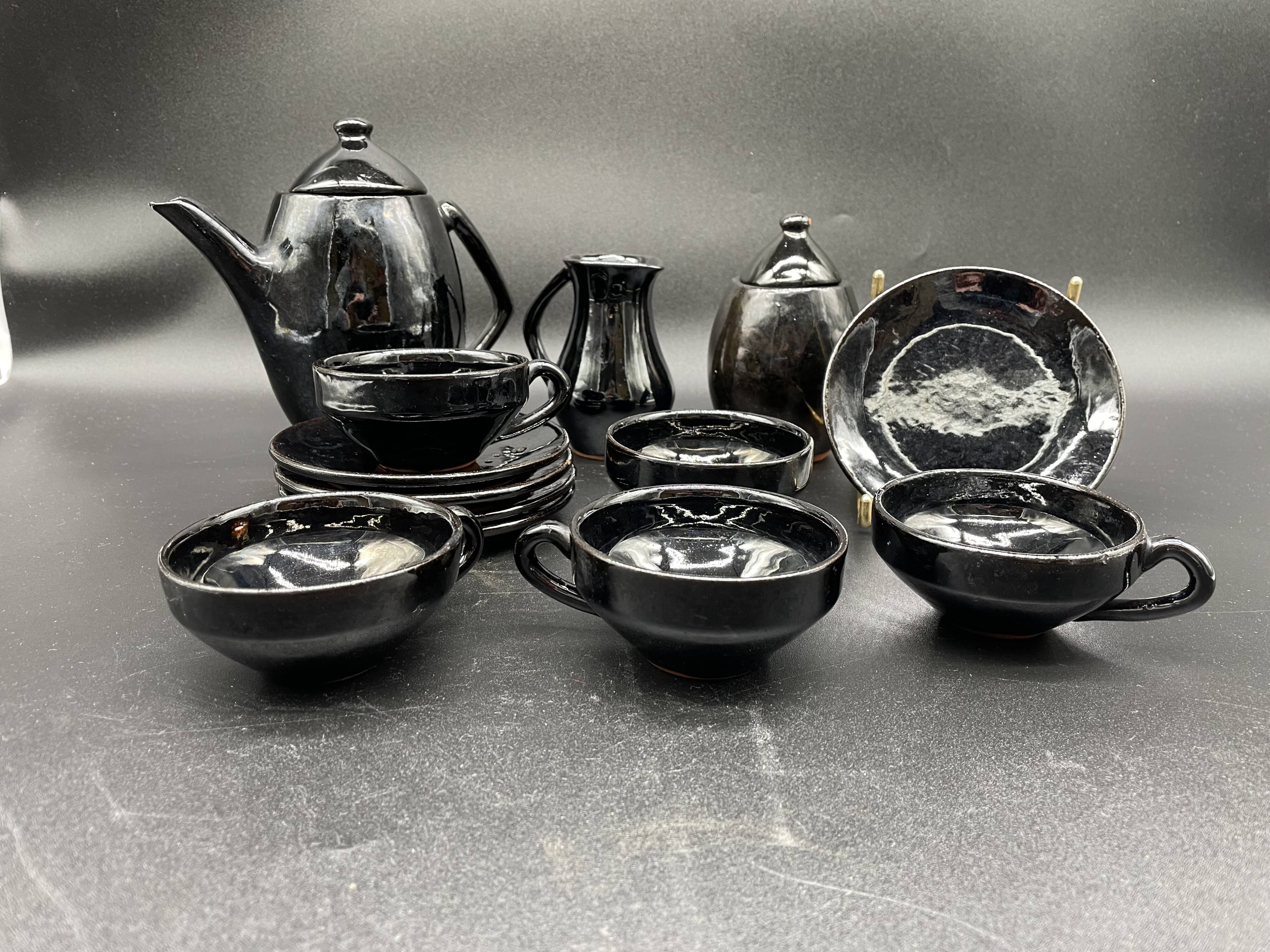 Brutalist black ceramic coffee service – Modernist design