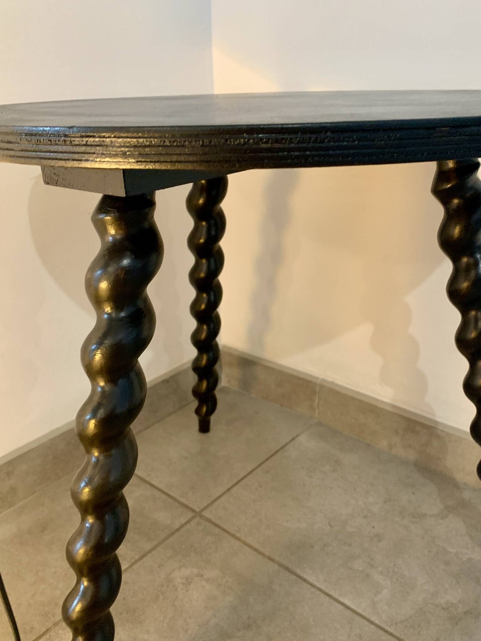 Guéridon, table d'appoint en bois noir
