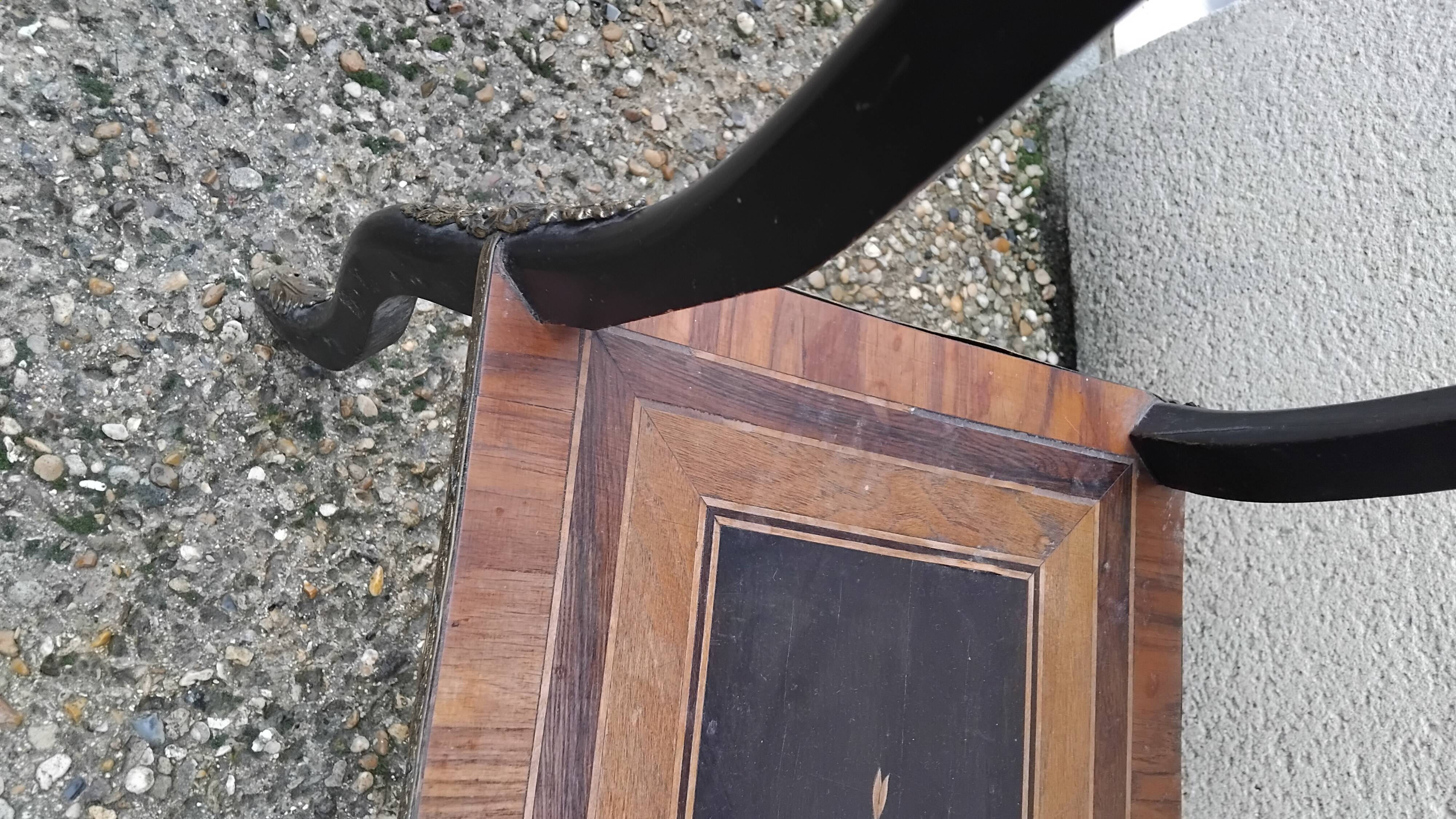 Travailleuse, coiffeuse en bois noirci et marqueterie, époque Napoléon III