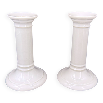 Paire de bougeoirs en faïence blanche – Doulton, Angleterre, début XXe
