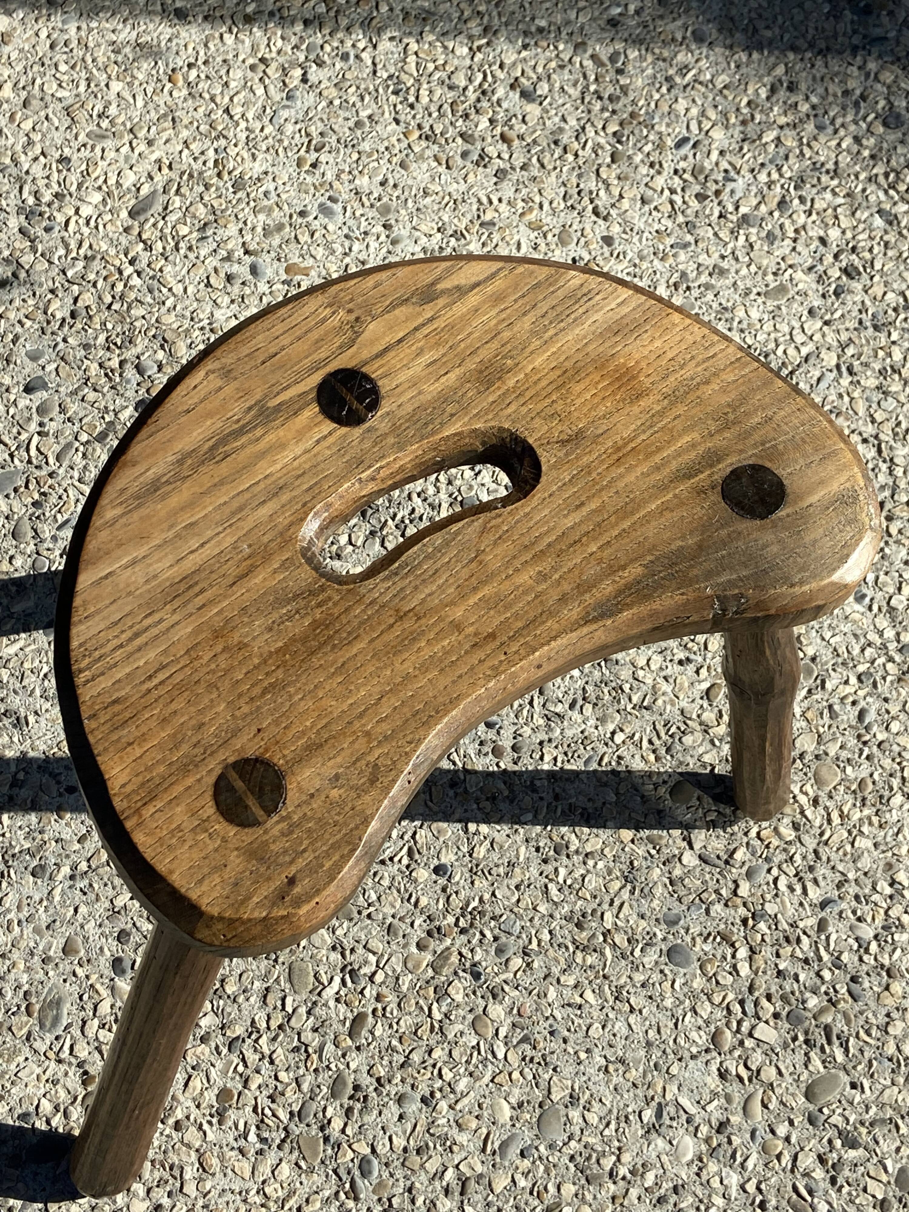 Farm tripod bottom stool