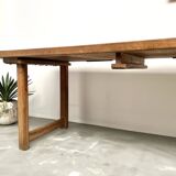 Grande table de ferme brutaliste en hêtre
