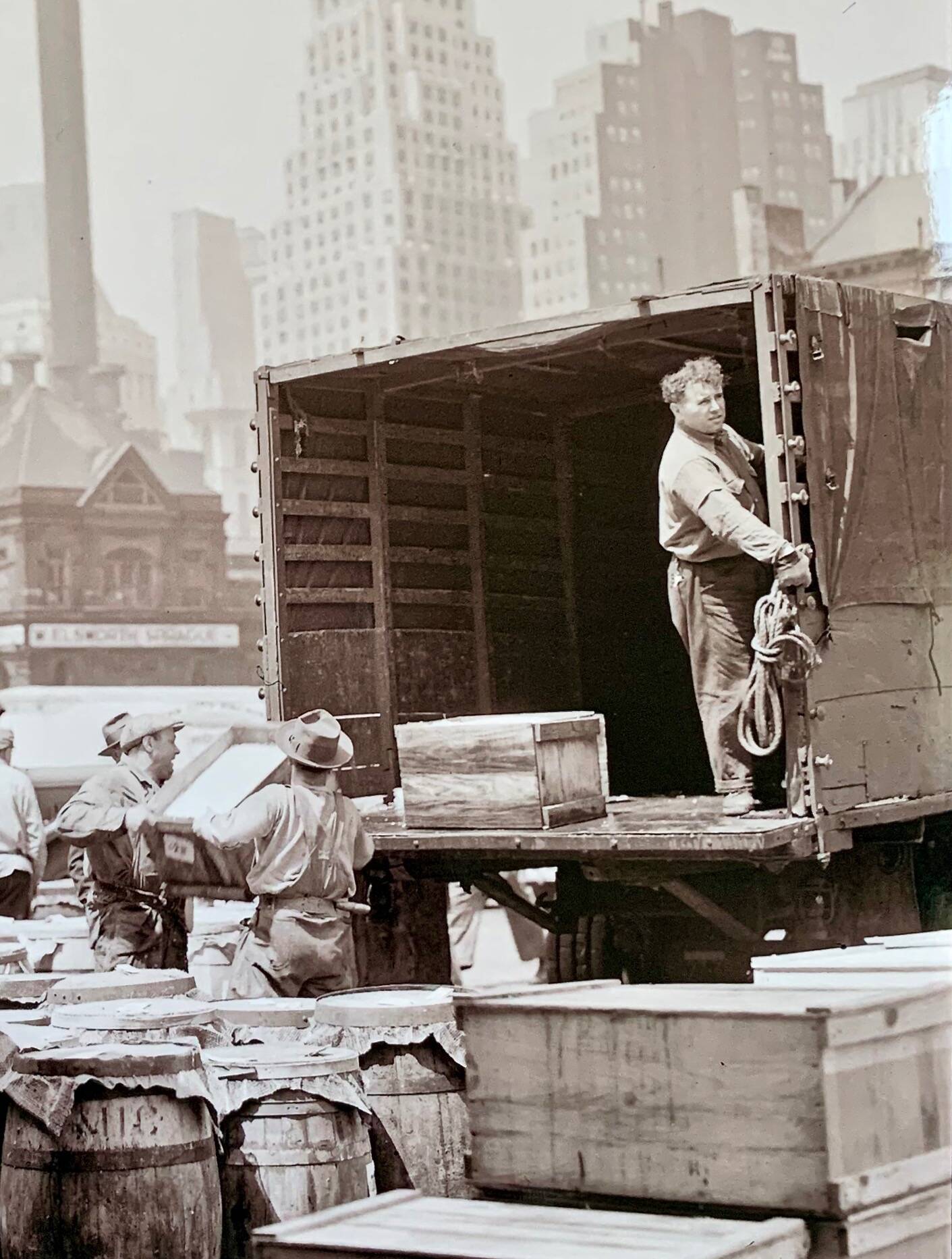 Fulton Fish Market 1943 – The beating heart of old New York