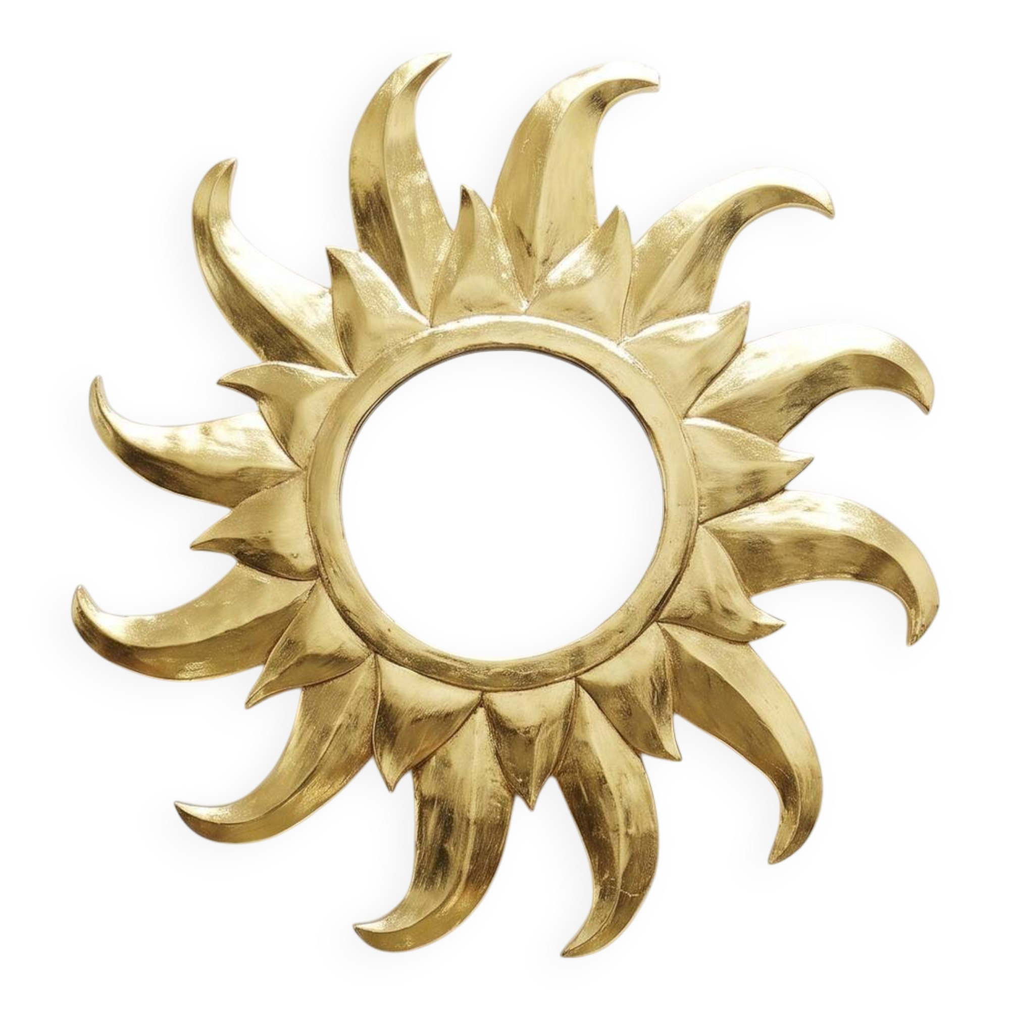Large handcrafted sun mirror in wood and gilded stucco with gold leaf from the 1970s-80s.