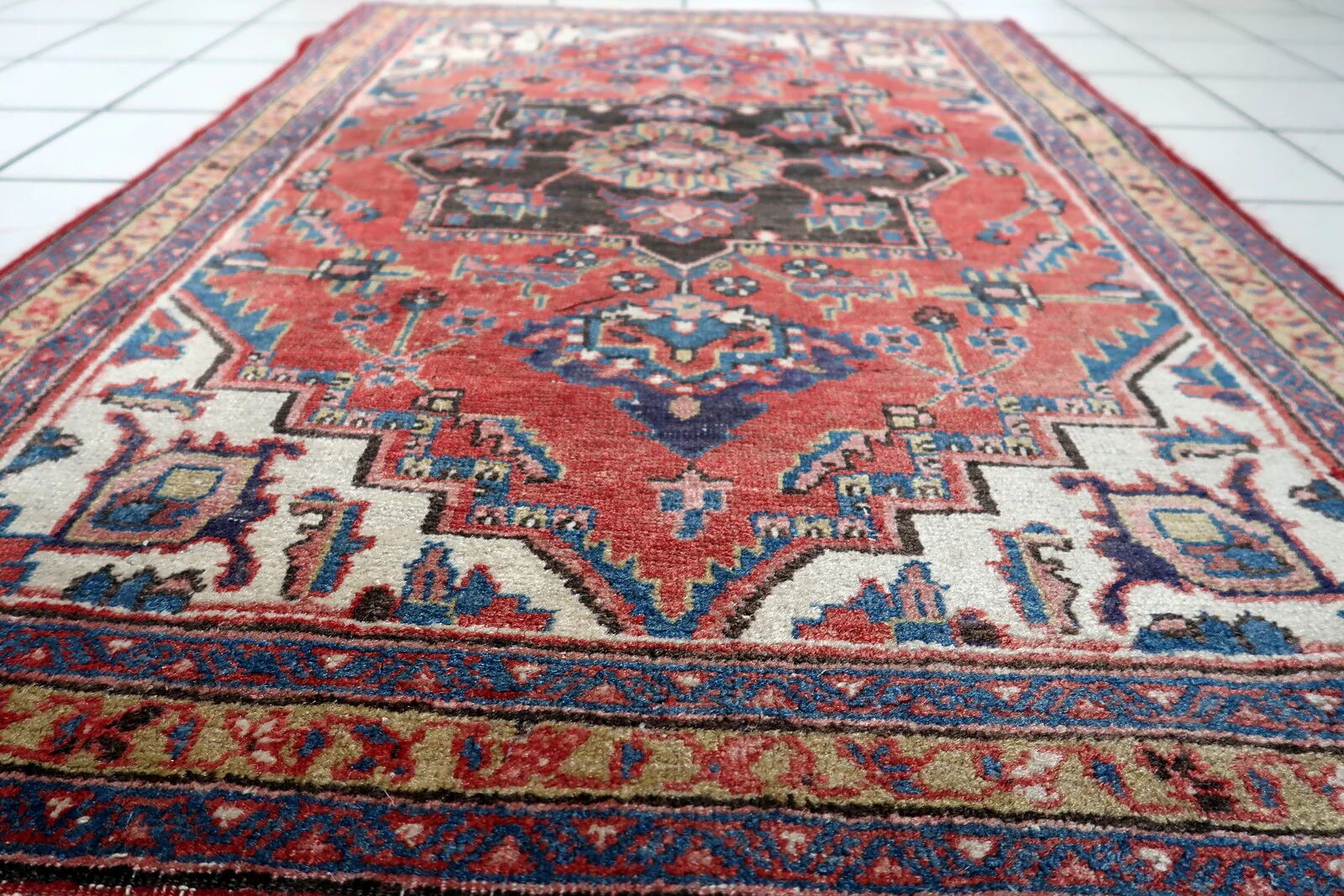 Antique persian heriz rug wool handmade 91cm x 132cm - circa 1920 (1c1202)