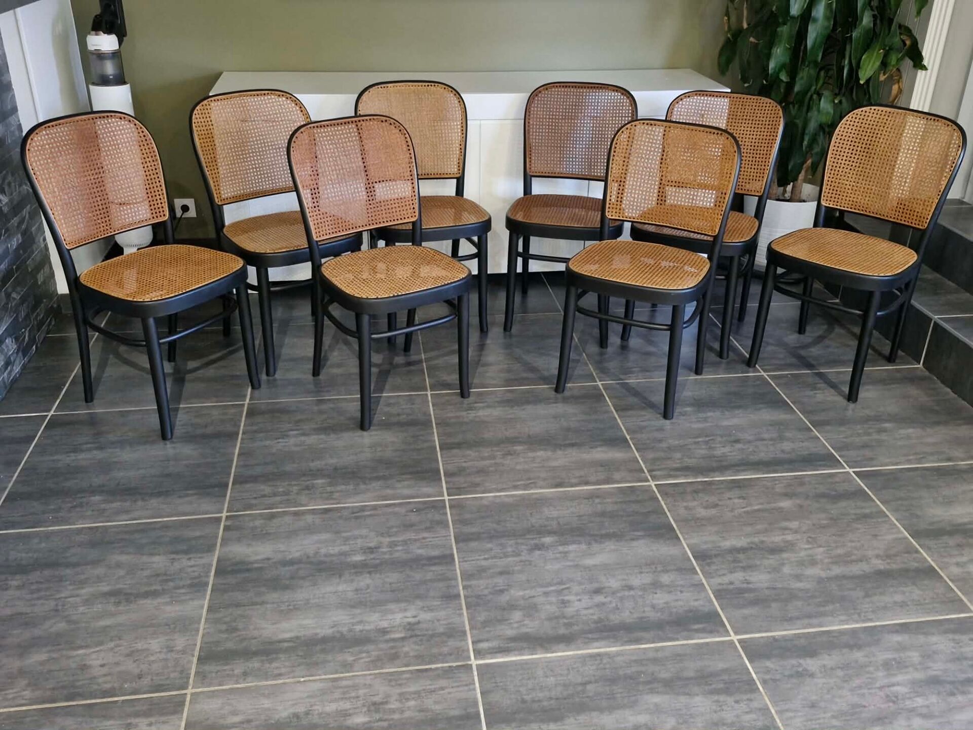 Set of 8 chairs no. 811 after Hoffmann, 1990s