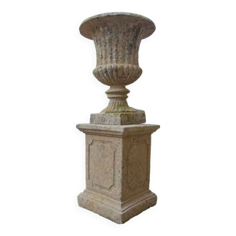 Medici vase in reconstituted stone