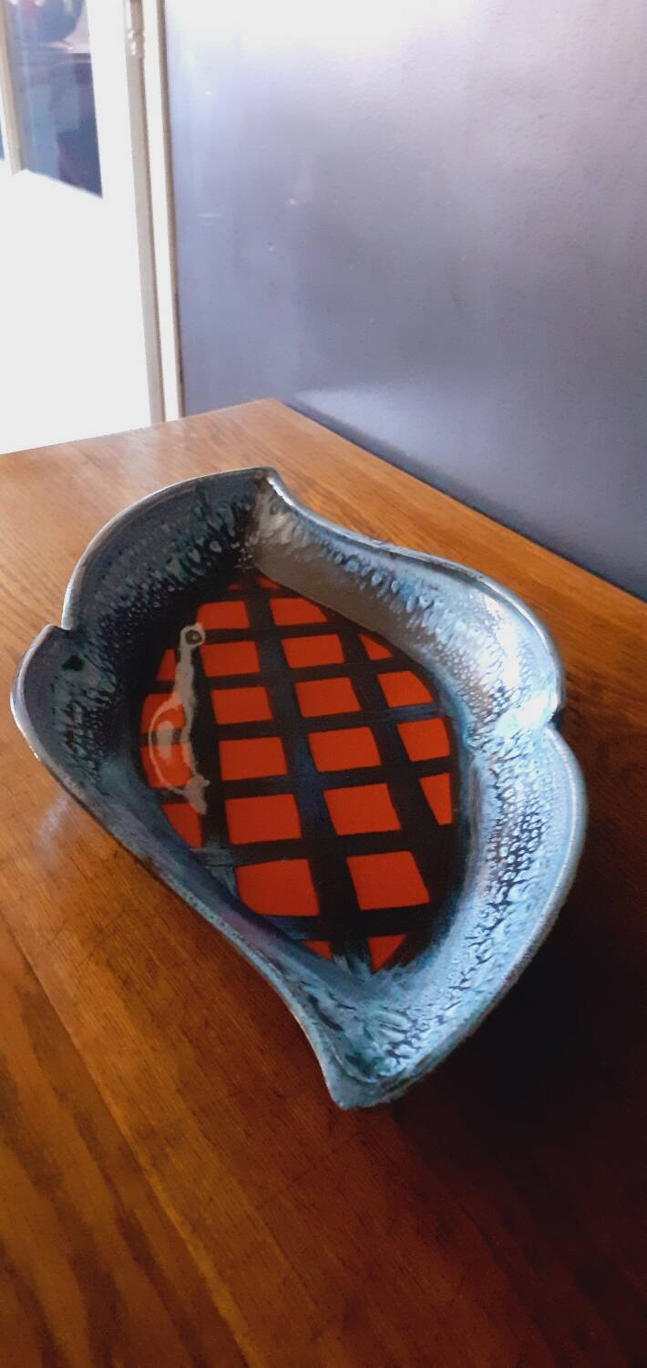 Ceramic fruit bowl from the 50s