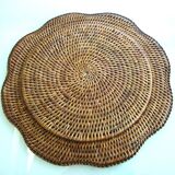 Set of 8 large glasses on wicker tray