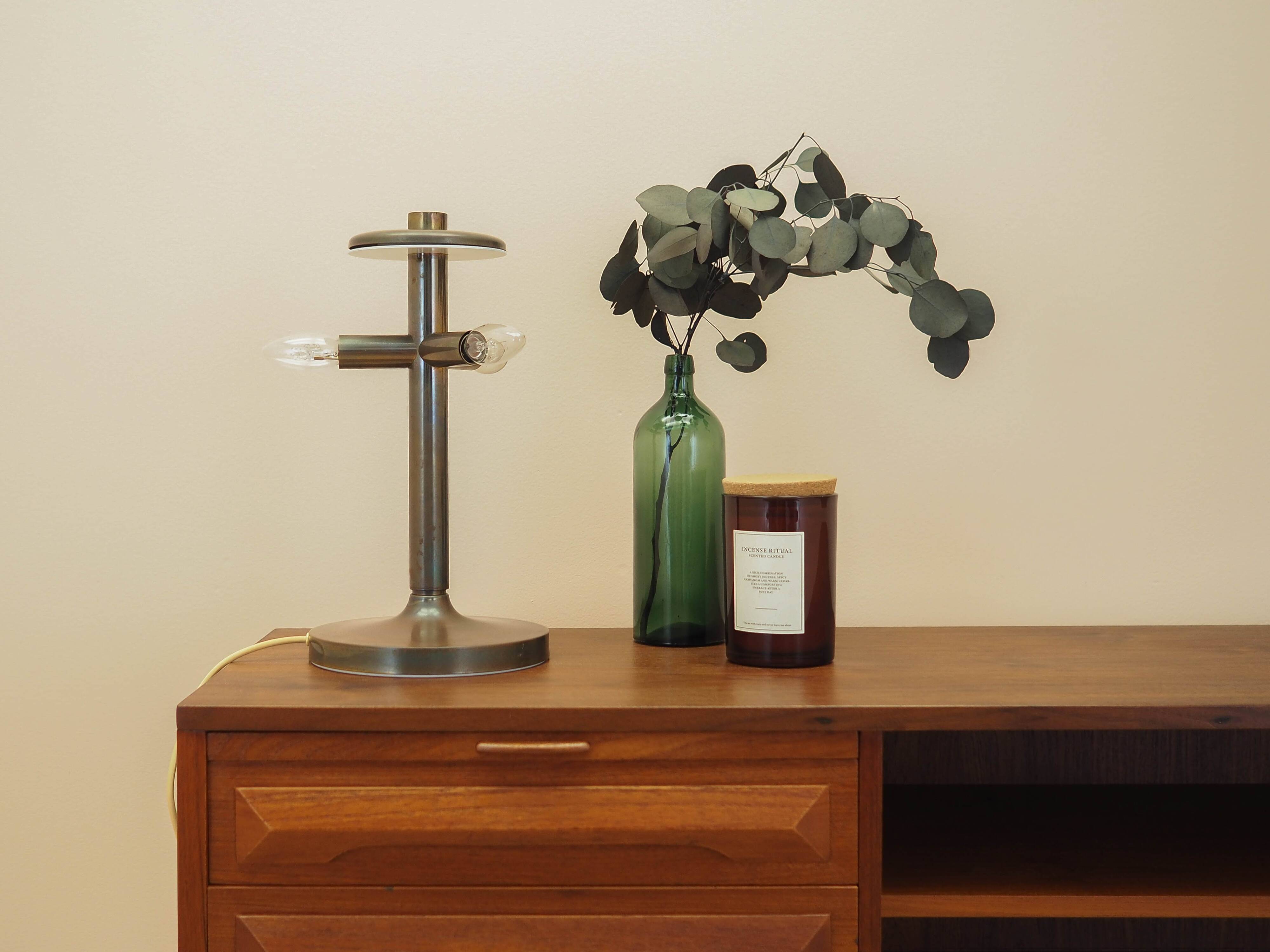 Danish desk lamp 1960s with decorative ribbed shade, brown metal
