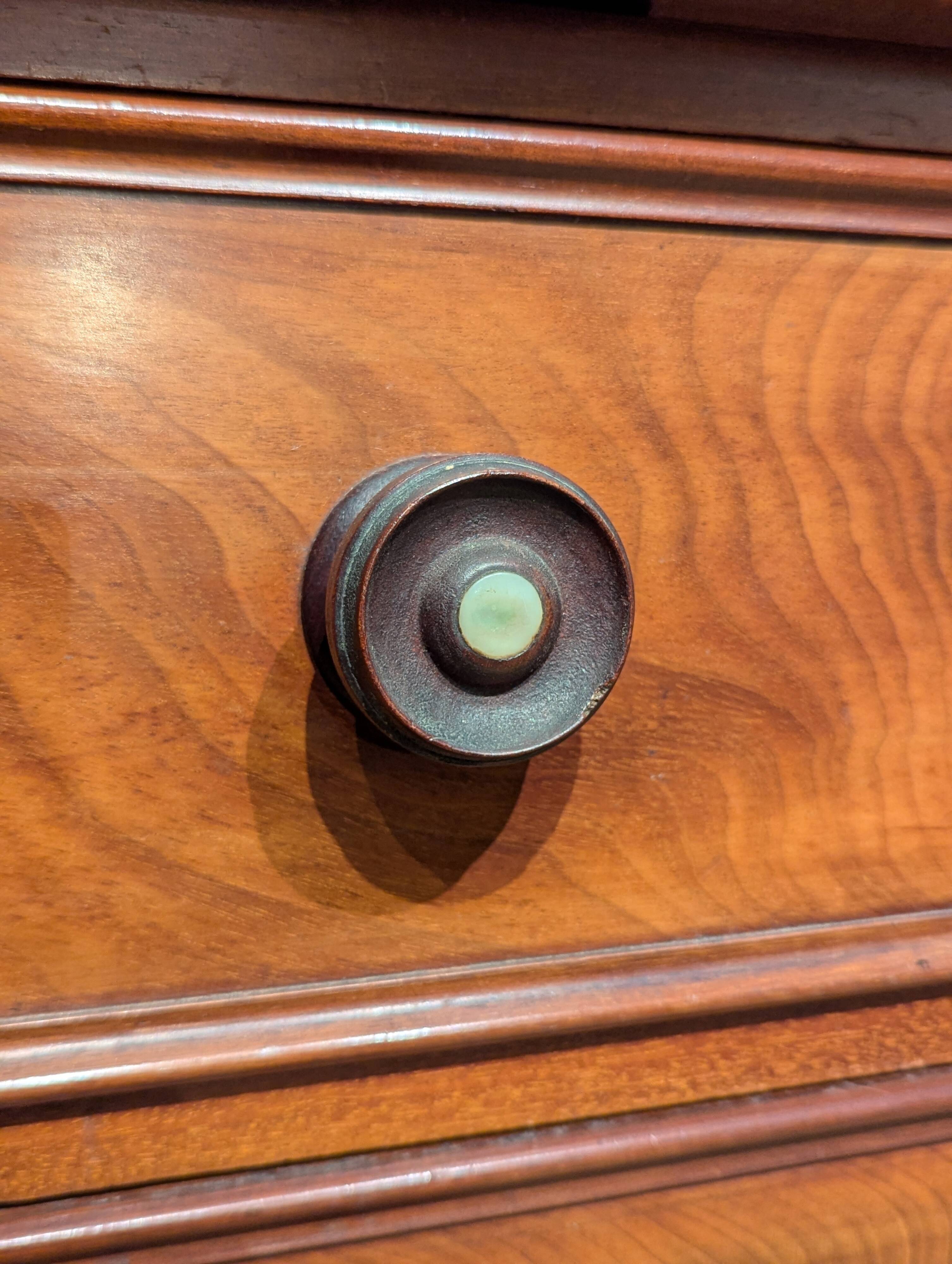 English mahogany chest of drawers