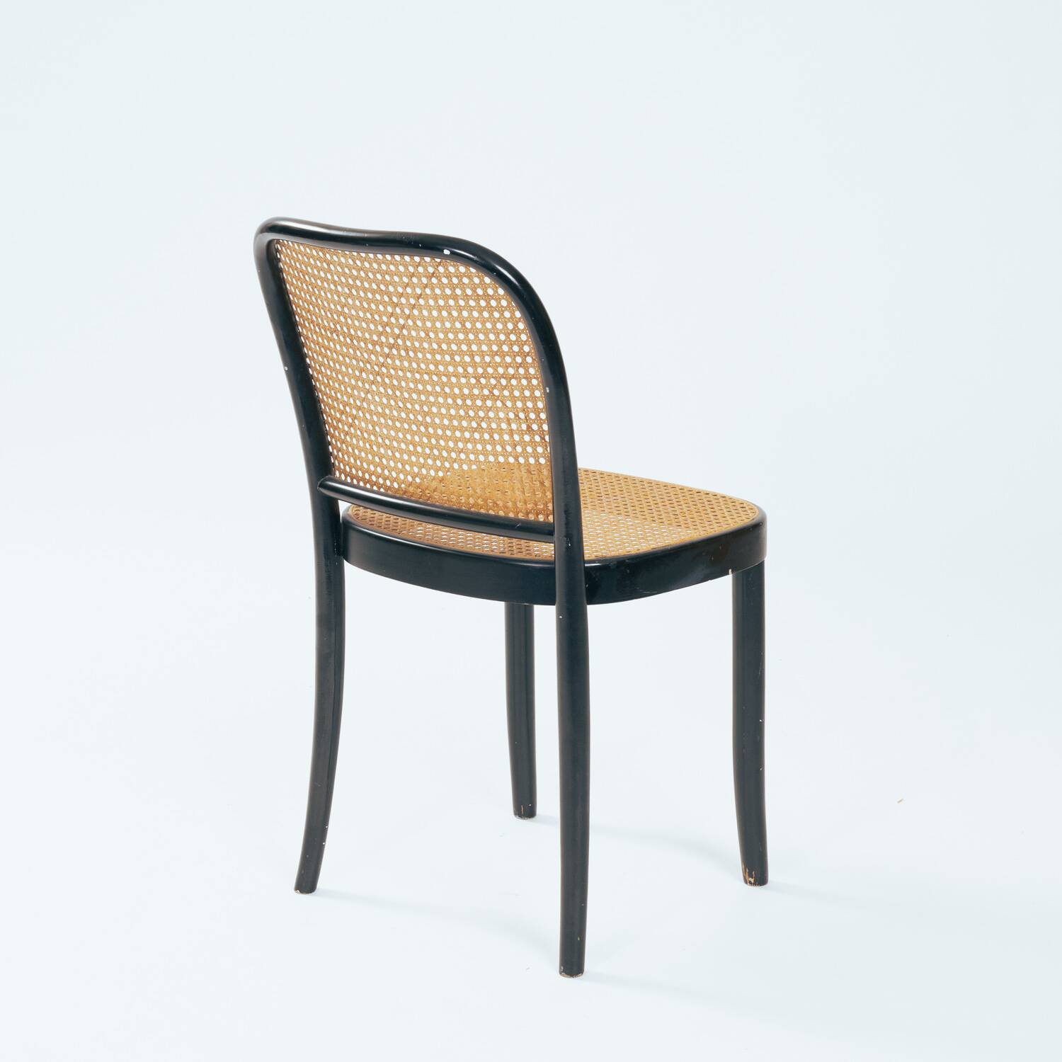 3 chaises Hoffmann Prague 811 en cannage d'après Thonet