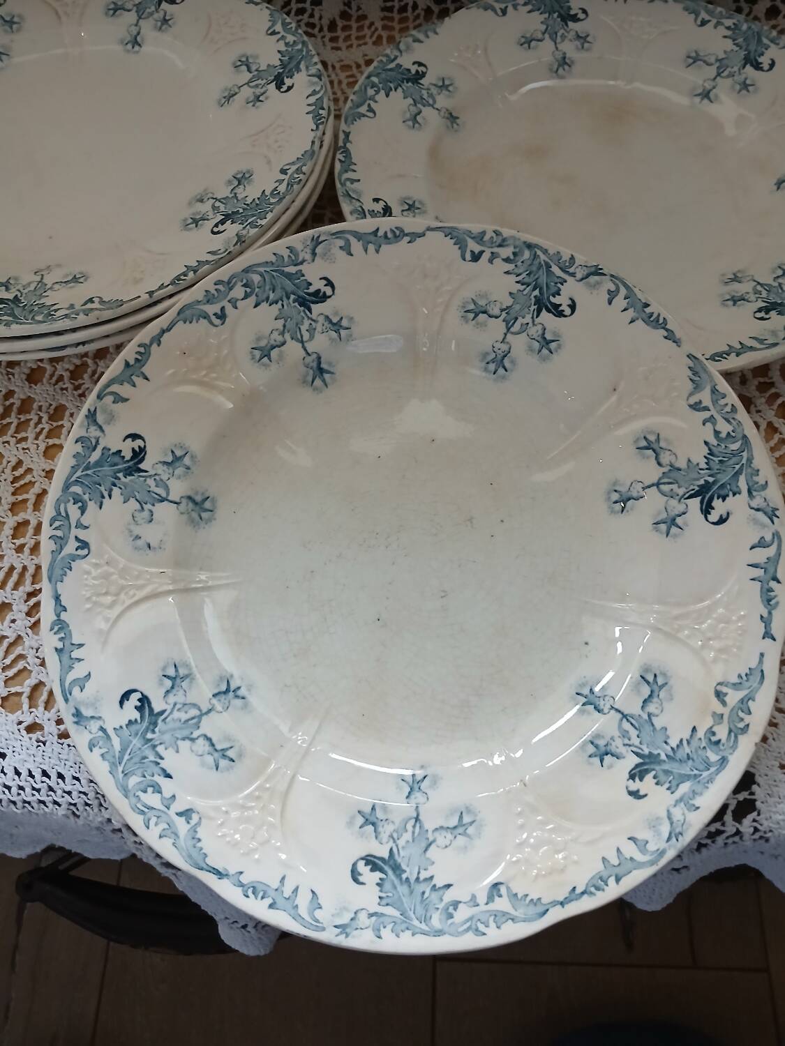 Longwy iron earth dinnerware set