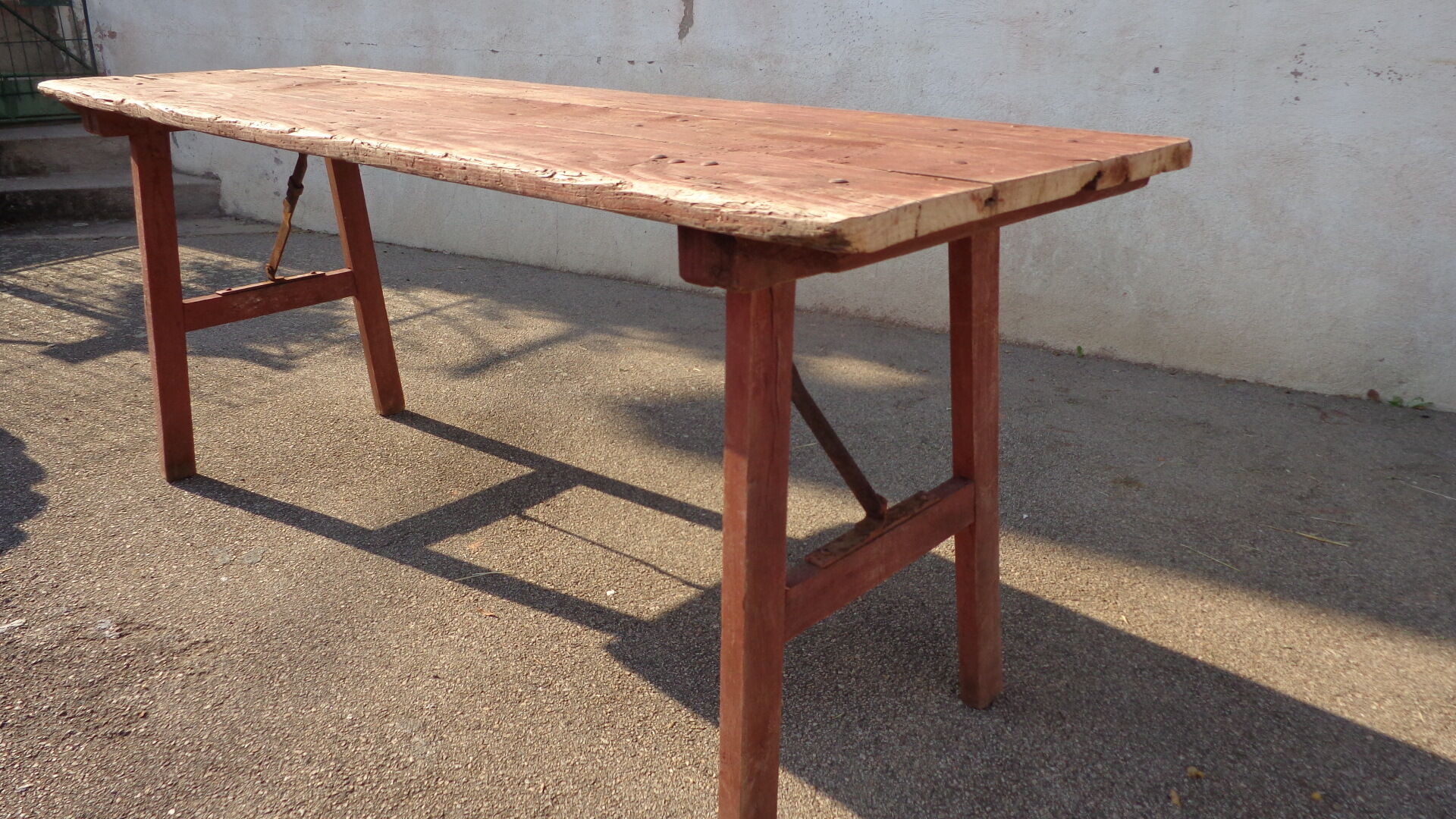 Brewery table, wooden feet