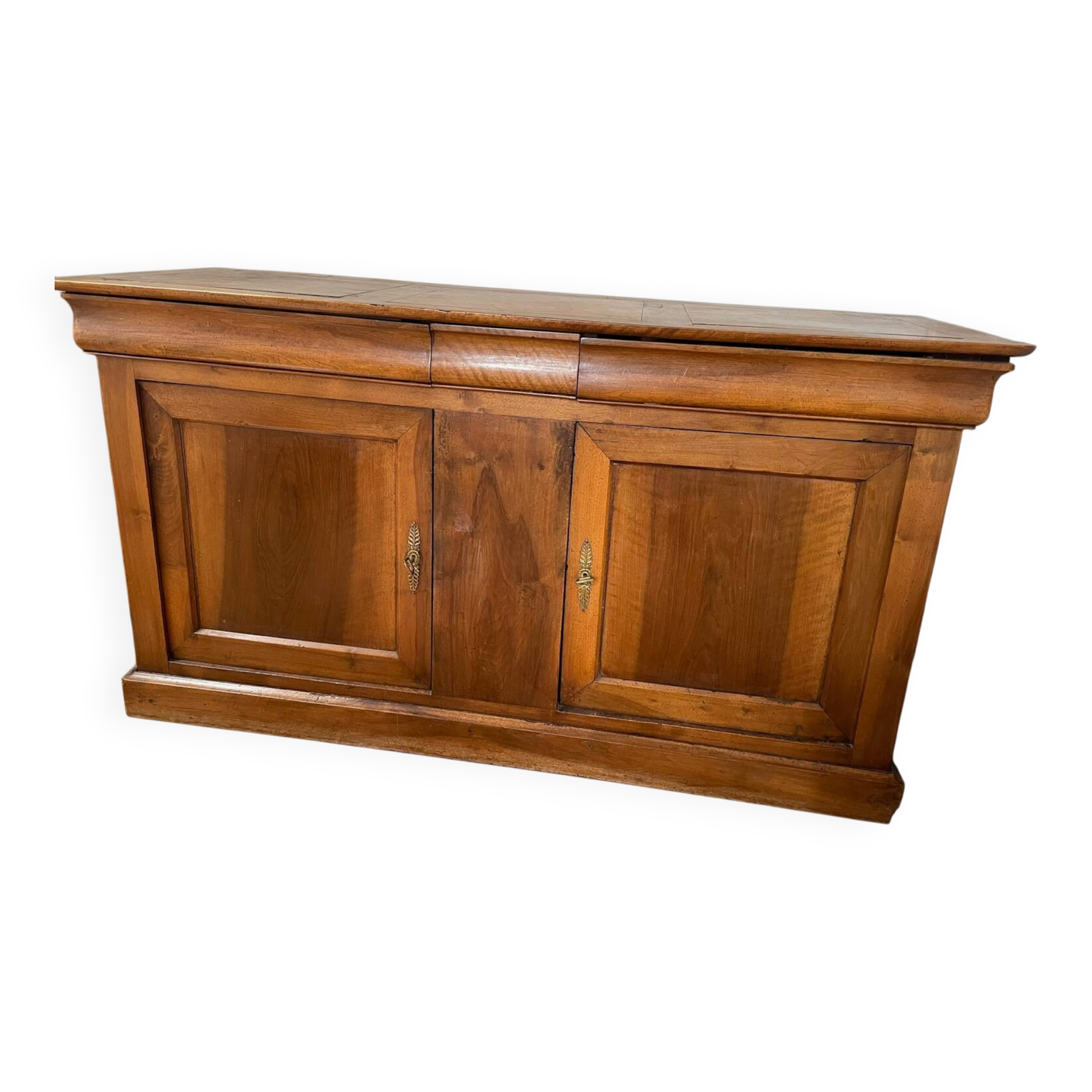 Classic style wooden sideboard