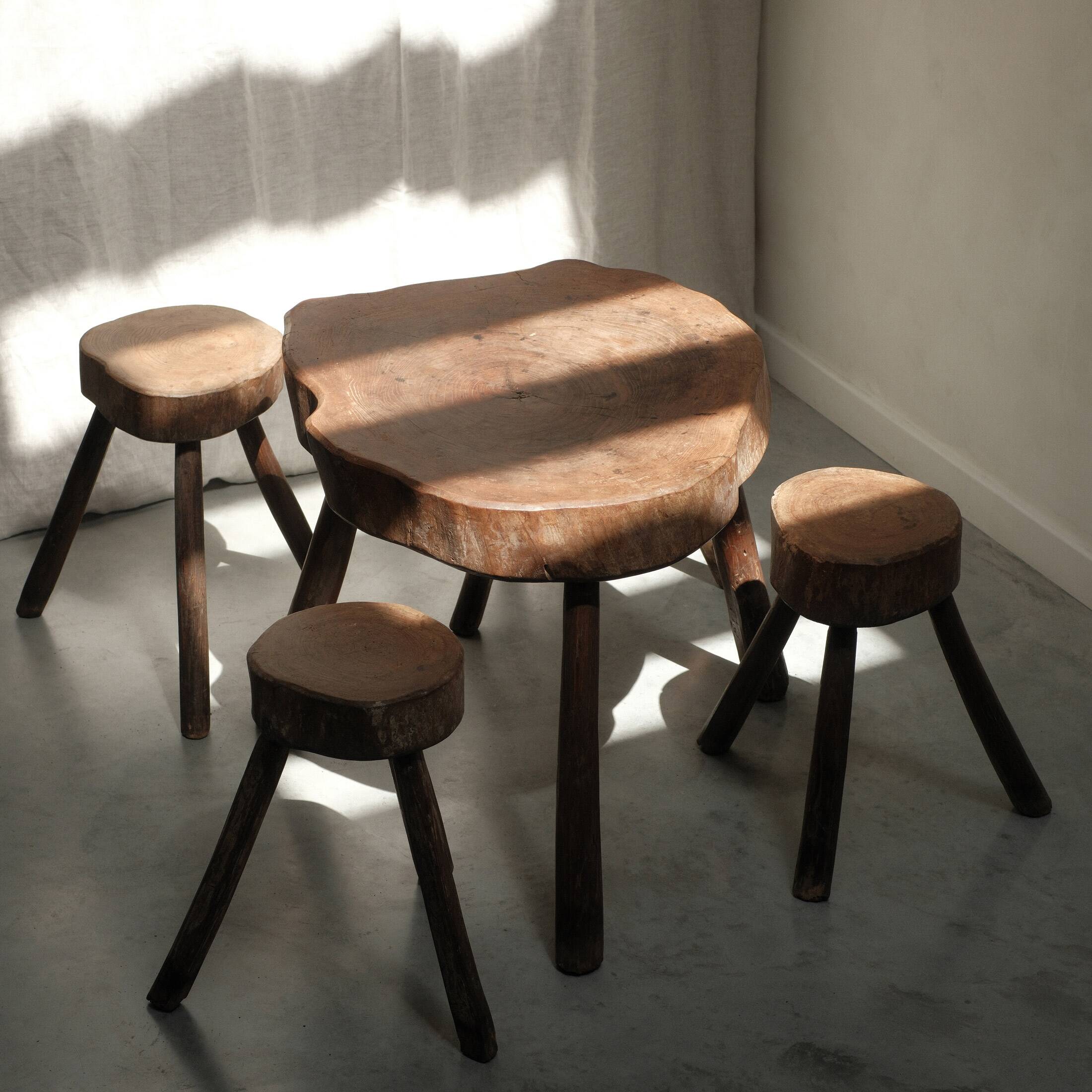 Brutalist coffee table with stools