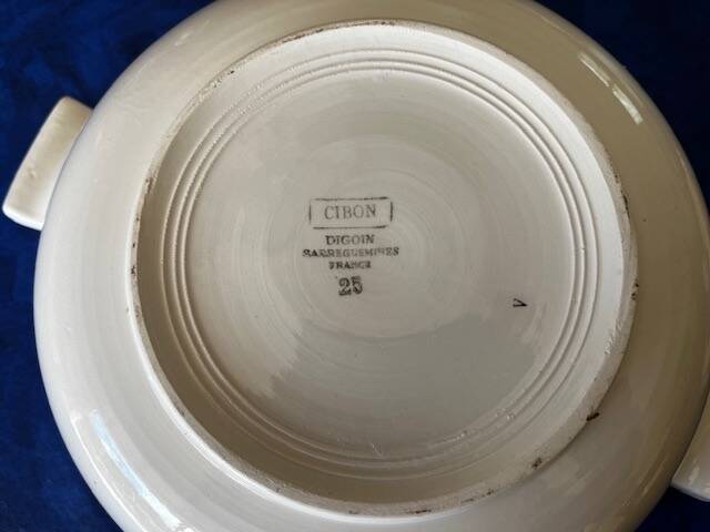 Antique soup tureen from Digoin to Sarreguemines